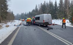 Vážná nehoda: Hasiči vyprošťovali zaklíněné řidiče