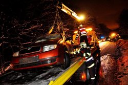 Ranní dopravní nehoda na Chomutovsku si vyžádala zranění