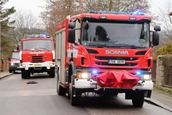 Požár na chodbě domu v Ústí nad Labem – Mojžíři. Jedna žena se nadýchala kouře.  