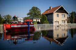 Hasiči z celé republiky vyrážejí na pomoc do povodněmi zasažených oblastí