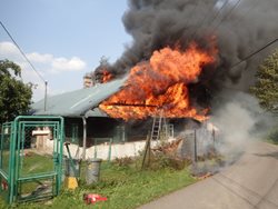 Požár dřevěnice v Horních Tošanovicích 