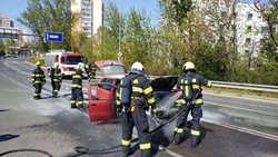 Během několika dnů již třetí požár osobního vozu na Pardubicku