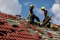 Hasiči se na jihu Moravy střídají, likvidační práce pokračují