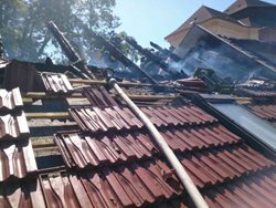 Ve Veselí nad Moravou hořela střecha rodinného domu