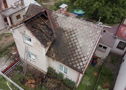 Požár rodinného domu zavinila nedbalost