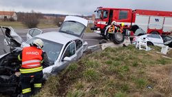 Dopravní nehoda si vyžádala dvě zraněné osoby