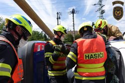 Přerovští hasiči obhájili vítězství v soutěži ve vyprošťování u dopravních nehod